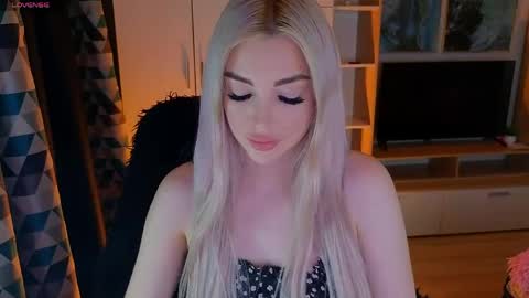 Lana online show from 04/07/26, 06:52