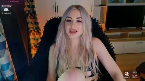 Lana online show from 04/09/26, 08:25