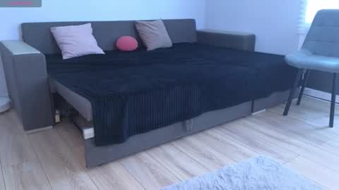 milanakowall online show from 03/13/26, 07:37