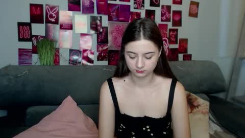 milanaroz online show from 09/25/25, 05:11