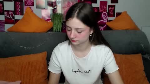 milanaroz online show from 10/31/25, 06:03