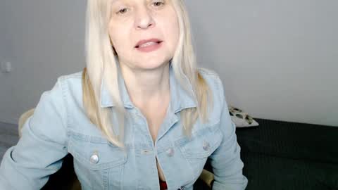 Milena online show from 02/06/25, 07:56