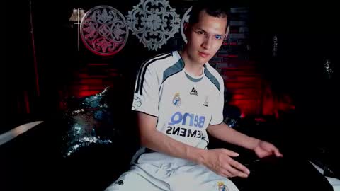 milandavid1 online show from 03/17/26, 06:22