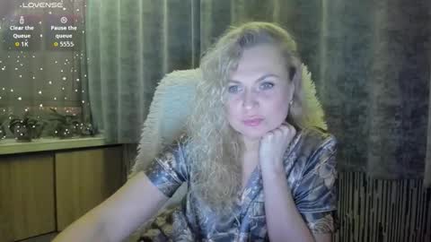 milanna_x online show from 12/14/25, 10:36