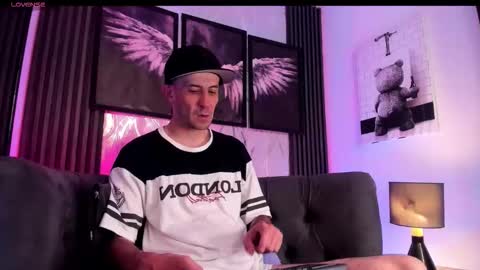 Snapshot of milanwhite_ chatting on 03/02/26, 11:39 MILAN online show from 03/02/26, 11:39