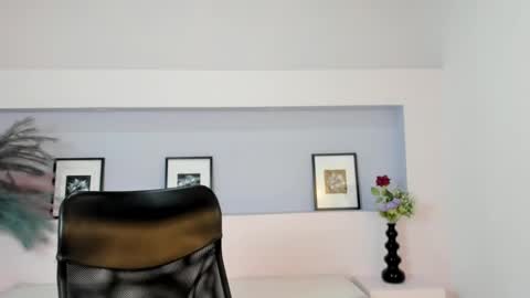 Mila Rose online show from 12/22/24, 11:22