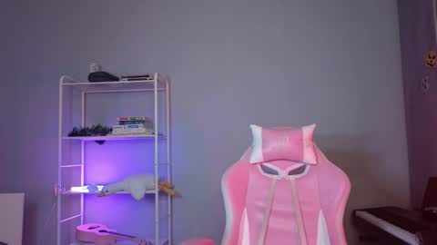 Mila online show from 02/13/25, 04:17