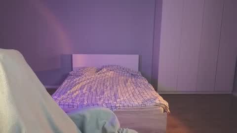 Mila online show from 09/26/25, 04:22