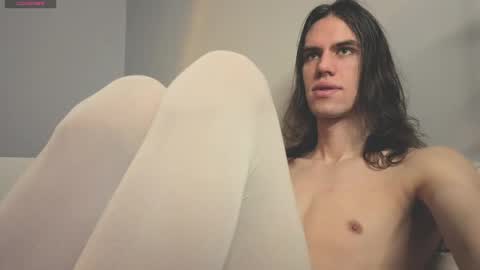 Snapshot of milaslovv chatting on 03/24/26, 12:32 Mila online show from 03/24/26, 12:32