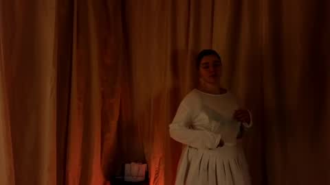 Mila online show from 05/02/26, 10:15