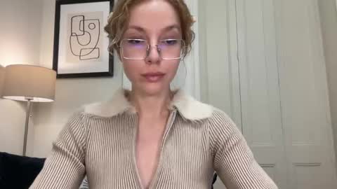 Mila online show from 11/30/25, 03:49