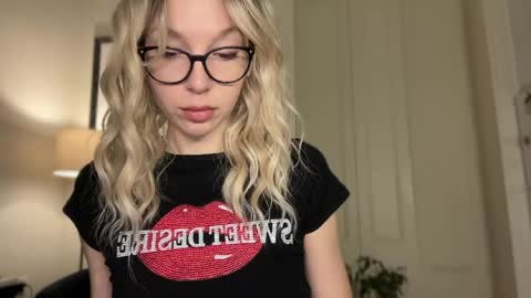 Mila online show from 03/22/26, 05:27