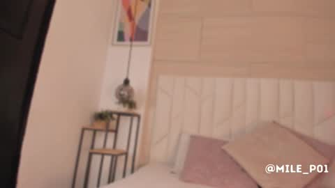 M I L E  online show from 11/17/25, 12:00