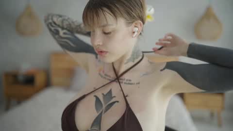 M  Telegram mamagotachannel online show from 01/28/25, 04:18