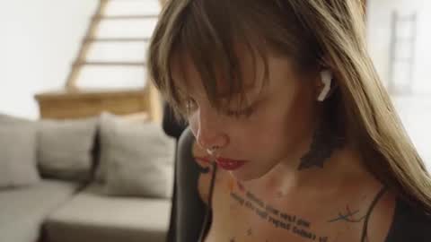 M  Telegram mamagotachannel online show from 02/18/25, 04:04