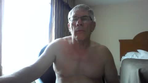 Snapshot of milehi1958 chatting on 06/28/26, 12:44 Milehi1958 online show from 06/28/26, 12:44