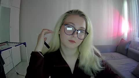 Snapshot of milena391630 chatting on 04/25/26, 01:14 Milena new nonude shy blonde natural online show from 04/25/26, 01:14