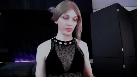 Milena Hardy online show from 10/23/25, 04:12