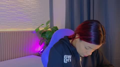 milena_lawson online show from 10/03/25, 11:07