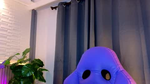 milena_lawson online show from 10/25/25, 11:40