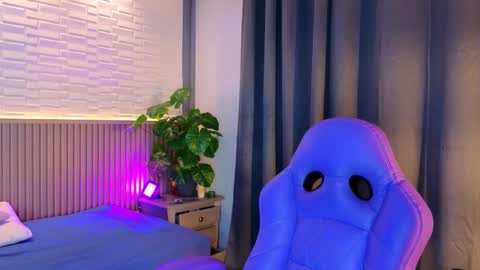 milena_lawson online show from 11/08/25, 10:48