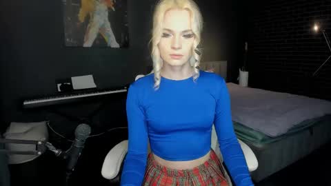 Milena online show from 09/29/25, 12:38