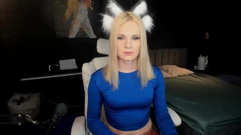 Milena online show from 10/15/25, 02:44