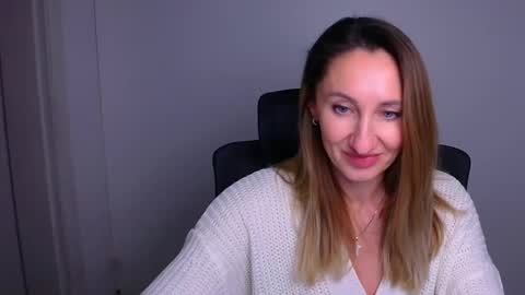 Milena online show from 12/18/25, 12:22