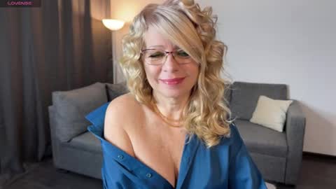 Snapshot of milena_whity chatting on 02/17/26, 05:48 Milena online show from 02/17/26, 05:48