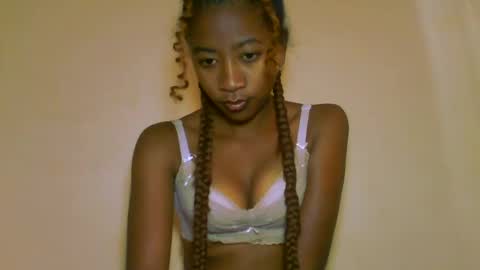 Snapshot of milennah chatting on 06/21/26, 06:38 milennah online show from 06/21/26, 06:38