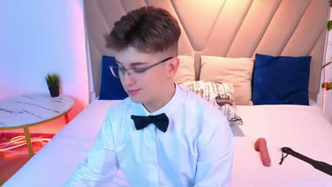 Snapshot of miless_cooper chatting on 07/16/26, 08:59 Miles online show from 07/16/26, 08:59