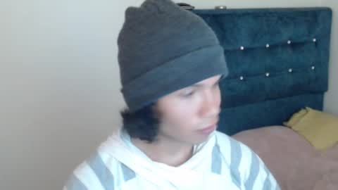 milesxoxo6969 online show from 09/15/25, 08:31