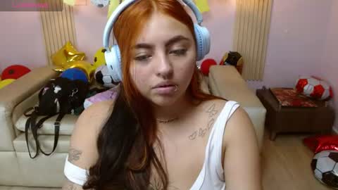Snapshot of miley_clarck chatting on 07/10/26, 07:27 Miley online show from 07/10/26, 07:27