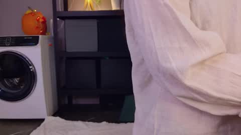 Miley online show from 11/06/25, 05:41