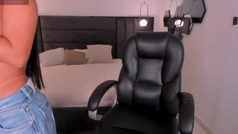 Miley Cruz  IG miley model23 online show from 04/17/26, 07:28