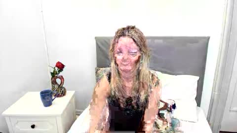 Snapshot of mileytop chatting on 02/12/26, 09:21 MileyTop online show from 02/12/26, 09:21