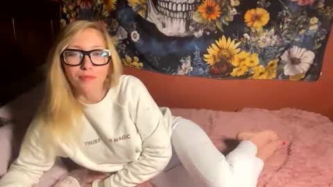 Snapshot of milf4everjenna chatting on 02/06/26, 03:33 milf4everjenna online show from 02/06/26, 03:33