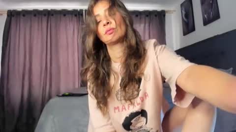 Snapshot of milf_darling chatting on 10/30/25, 07:25 Victoria online show from 10/30/25, 07:25