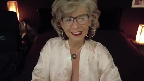 Fabiola online show from 04/26/26, 05:43