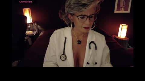 Snapshot of milf_ette chatting on 06/24/26, 02:10 Fabiola online show from 06/24/26, 02:10