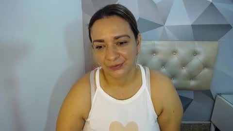 milf_hugeboobs online show from 12/02/25, 10:53