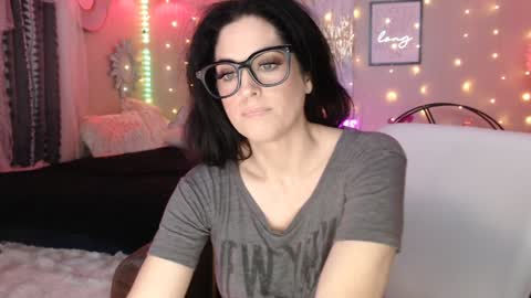 Snapshot of milf_lacey chatting on 12/26/24, 09:37 Milf Lacey online show from 12/26/24, 09:37