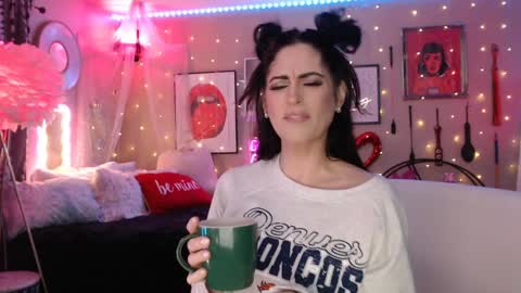 Snapshot of milf_lacey chatting on 01/12/25, 04:08 Milf Lacey online show from 01/12/25, 04:08