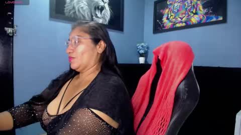 Snapshot of milf_latinn chatting on 09/08/25, 03:33 milf latinn online show from 09/08/25, 03:33