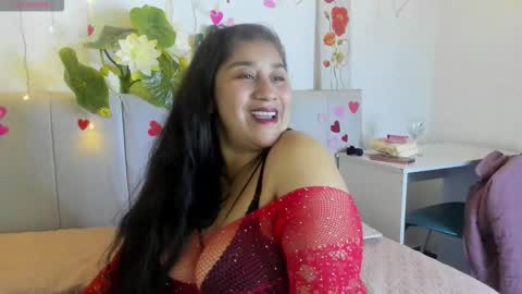 Snapshot of milf_latinn chatting on 10/24/25, 01:29 milf latinn online show from 10/24/25, 01:29