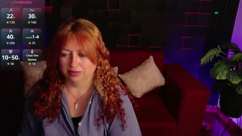 Snapshot of milfarlet chatting on 06/09/26, 02:28 Arlet online show from 06/09/26, 02:28