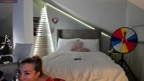Snapshot of milfblondy chatting on 01/16/25, 11:16 Ingrid online show from 01/16/25, 11:16