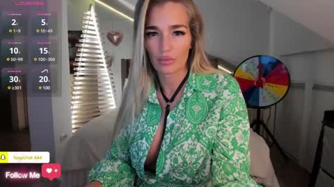 Snapshot of milfblondy chatting on 01/25/25, 11:22 Ingrid online show from 01/25/25, 11:22