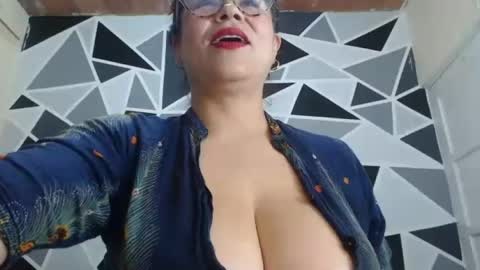 Snapshot of milfcamila367608 chatting on 07/16/26, 10:32 camila online show from 07/16/26, 10:32