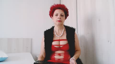 Milfsupreme online show from 09/19/25, 11:44